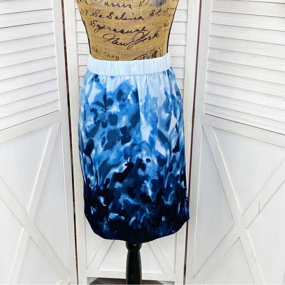 Chicos Watercolor Print Pull On A Line Skirt Blue Small